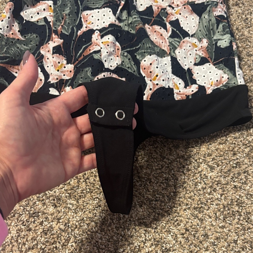 LIKE NEW! Express floral bodysuit! - Picture 5 of 7